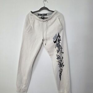 Nike Women's Floral Cream Joggers